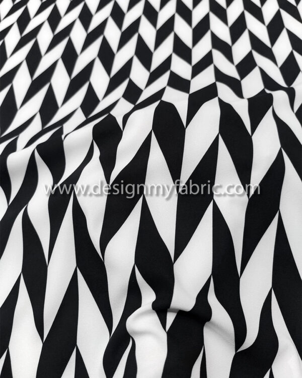 Black and white crepe fabric #99586 - Image 3