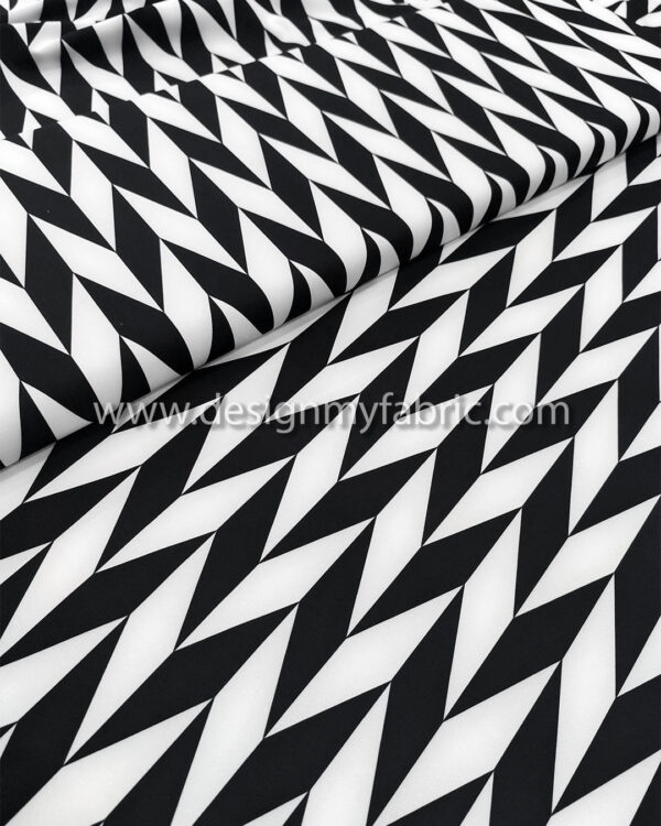 Black and white crepe fabric #99586 - Image 4