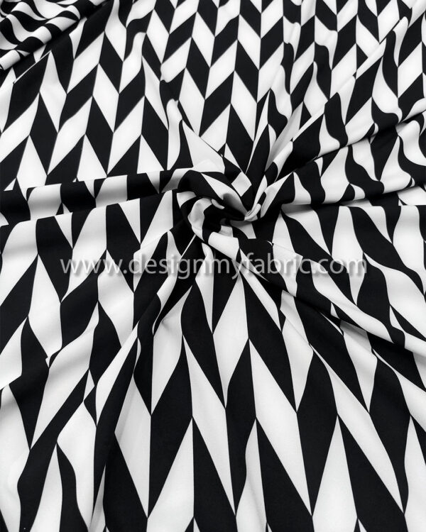 Black and white crepe fabric #99586 - Image 5